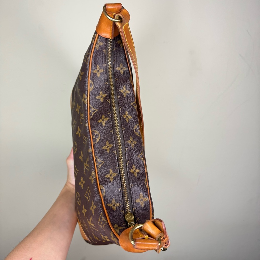 Louis Vuitton Monogram Bag - Picture 7 of 15